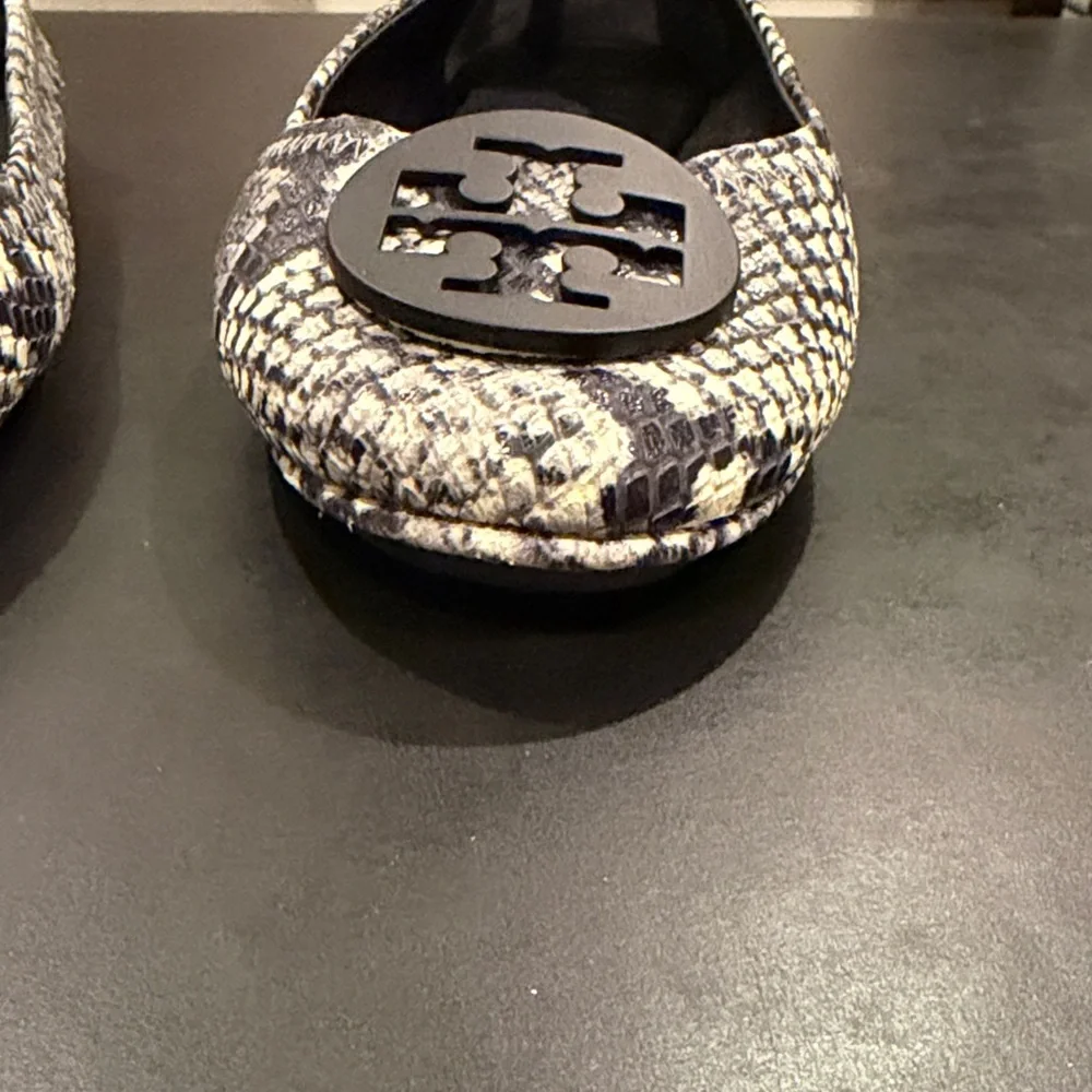 Tory Burch Black and Cream Patterned Loafers - Picture 9 of 9
